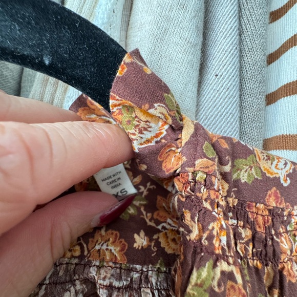 Doen Rust Floral Puff-Sleeve Blouse - Picture 3 of 4